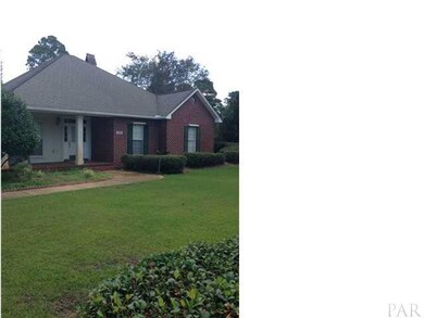 This is a 4 bedroom 2.5 bath house in Gulf Breeze,FL.