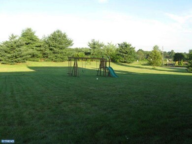 4 Country Woods Dr, Kendall Park, NJ 08824 - photo 2