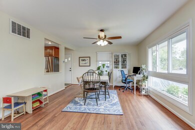 1913 Lewis Ave, Rockville, MD 20851 - photo 5