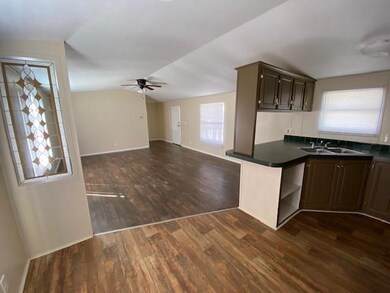 1620 E Reno Rd unit 17, Azle, TX 76020 - photo 4