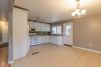 384 Pineview Dr, Columbus, OH 43213 - photo 5