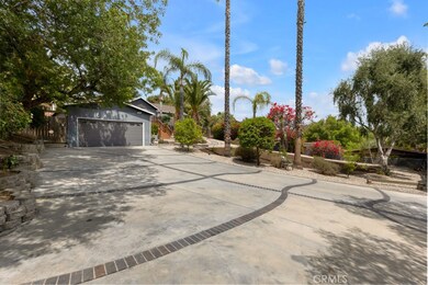 19419 Oxnard St, Tarzana, CA 91356 - photo 2