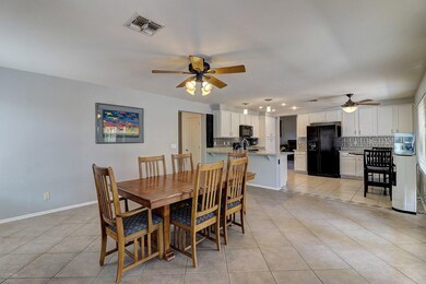 1141dining1