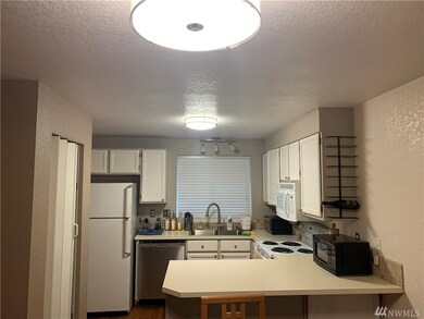 7740 196th St SW unit 13, Edmonds, WA 98026 - photo 3