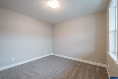 585 NE Evergreen Ave, Dallas, OR 97338 - photo 7