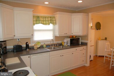 370 W 11th St, Front Royal, VA 22630 - photo 2