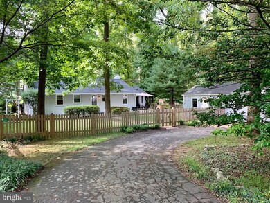 411 Chestnut Ave, Washington Grove, MD 20880 - photo 5