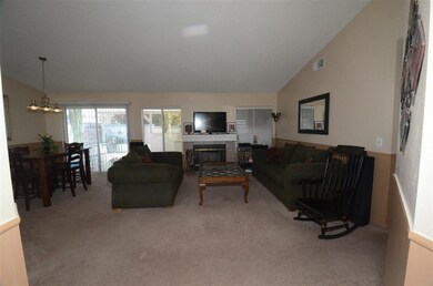 03 Living Room (2)