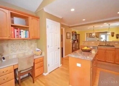 8026 Witts Mill Ln, Cincinnati, OH 45255 - photo 7