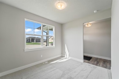 16409 Deerview Dr, Urbandale, IA 50323 - photo 2