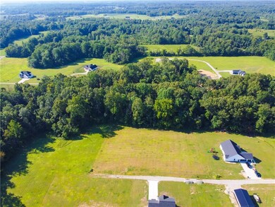 6470 W Ohio Ridge Rd, Columbus, IN 47201 - photo 4