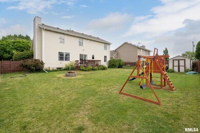 2309 W 61st St, Davenport, IA 52806 - photo 2