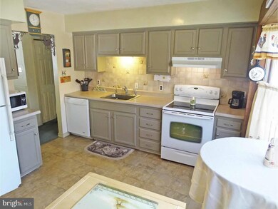 5 Midway Ave, Langhorne, PA 19047 - photo 3