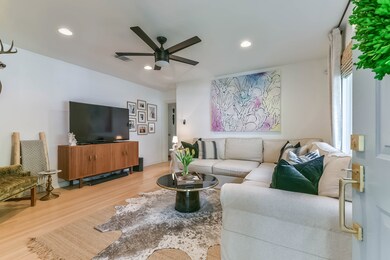 2018 Hewitt Dr, Houston, TX 77018 - photo 3