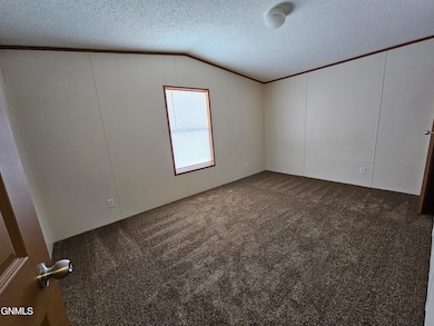 915 6th Ave NW, Williston, ND 58801 - photo 6