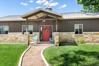 1740 W Live Oak St, Fredericksburg, TX 78624 - photo 2