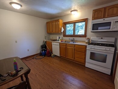 69 Buttonwood Ave unit 2, Sutton, MA 01590 - photo 2