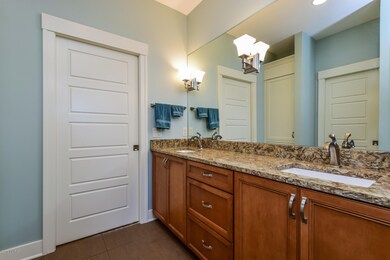 021-photo-master-bathroom-6586736