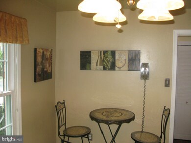 2355 Horseferry Ct, Reston, VA 20191 - photo 6