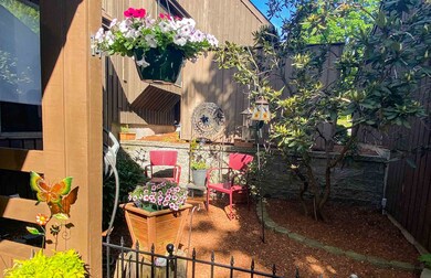 14 Silverton Dr unit U96, Nashua, NH 03062 - photo 4