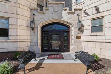 625 S Skinker Blvd unit 103, Saint Louis, MO 63105 - photo 2