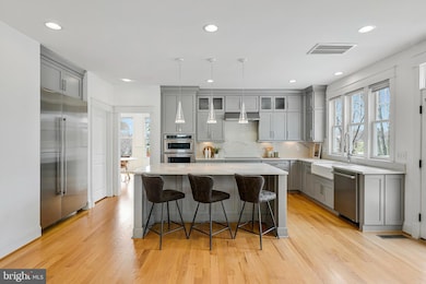 938 Dead Run Dr, McLean, VA 22101 - photo 3