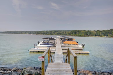 132 Spruce Rd, Tafton, PA 18464 - photo 3