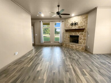 3312 Windcrest Dr, Granbury, TX 76049 - photo 3