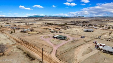 1255 W Brand Iron Rd, Paulden, AZ 86334 - photo 4