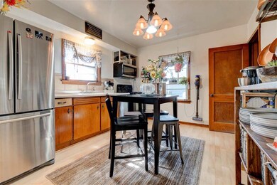 2170 C St SW, Cedar Rapids, IA 52404 - photo 7