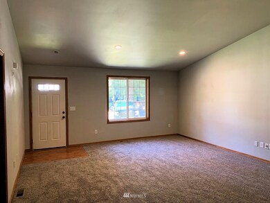 18531 Tapaderos St SE, Yelm, WA 98597 - photo 5