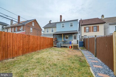 525 Reynolds St, Easton, PA 18042 - photo 2