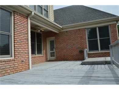 Great deck for entertaining. Enjoy the built in ho