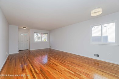 624 Ramona Ave, Staten Island, NY 10309 - photo 4