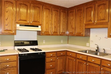 747 Burgoyne Dr, Fayetteville, NC 28314 - photo 7