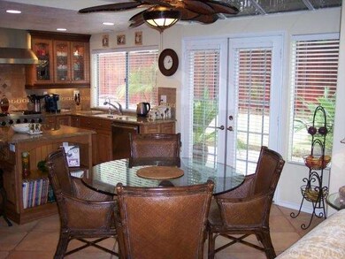 GOURMET KITCHEN & NOOK