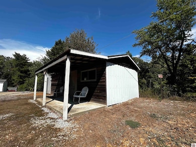 1762 Mayfield Rd, Wickliffe, KY 42087 - photo 6