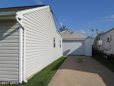 2405 Zion Rd, Halethorpe, MD 21227 - photo 3