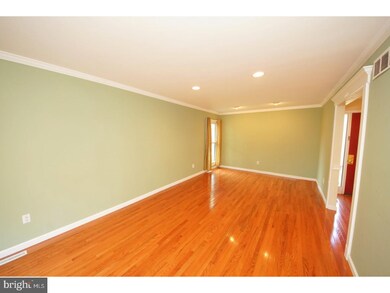 21 Twin Rivers Dr, East Windsor, NJ 08520 - photo 3