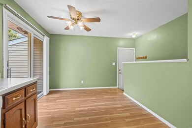 1431 Edgewood Dr, Waterloo, IA 50701 - photo 4