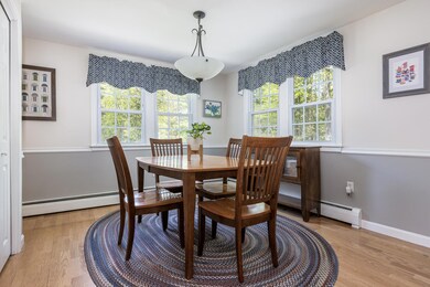 6 Philip St Cumberland ME-large-009-018-