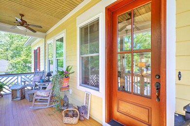 Entrance/Front Screened Porch
