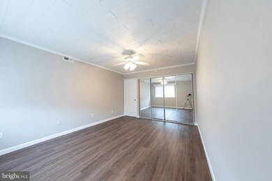 1671 Parkcrest Cir unit 301, Reston, VA 20190 - photo 7