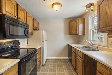 50 Macintosh Ln unit 50, Leominster, MA 01453 - photo 3