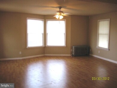 221 1/2 East Aly S, Lehighton, PA 18235 - photo 2