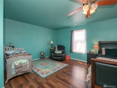 203 Silvernail St NE, Orting, WA 98360 - photo 4