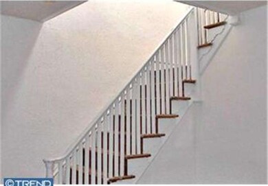 413 E Woodlawn St, Philadelphia, PA 19144 - photo 5