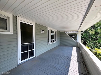 2683 Hampshire Rd unit 2, Cleveland, OH 44106 - photo 3