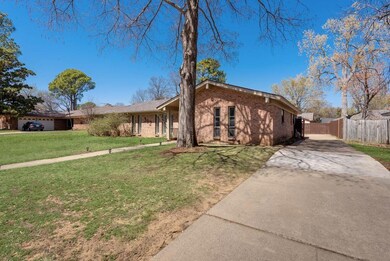 312 Circleview Dr S, Hurst, TX 76054 - photo 5