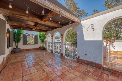 3619 Yupon St, Houston, TX 77006 - photo 3